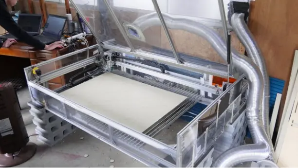 最初に開発したレーザー加工機「Smart Laser CO2」