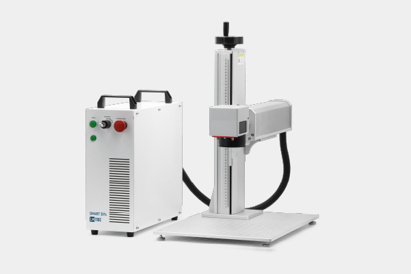 カスタマイズ対応ファイバーレーザーマーカー LM110C。レーザーヘッドと制御部の分離構造イメージ