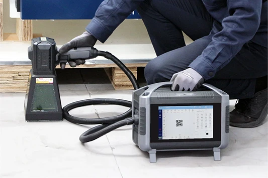 軽量で操作しやすく持ち運びもラクに