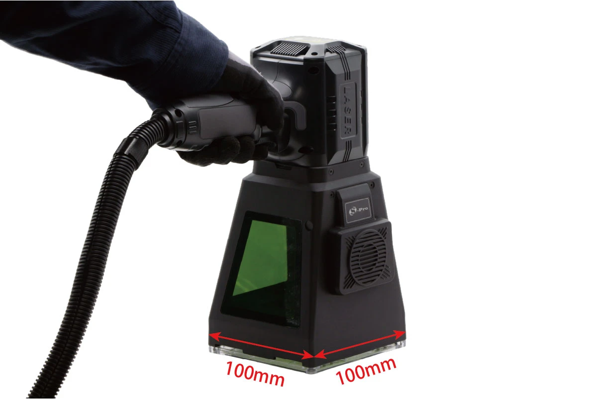 細かな加工の精度を上げるマーキングエリア100×100mm