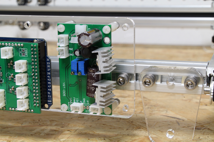 PCB mount右側ボルト 