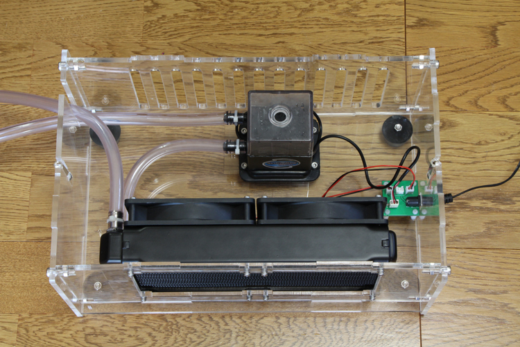 水冷ポンプ上面