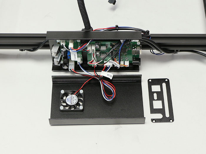 PCBケース左側取付前