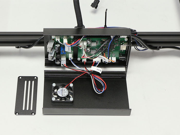 PCBケース右側取付前